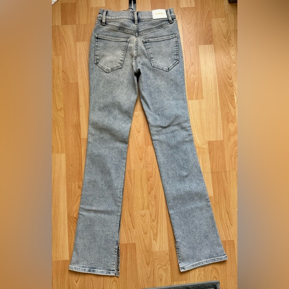 Express Mid Rise Light Wash Ripped
Skyscraper Jeans - Picture 3 of 3